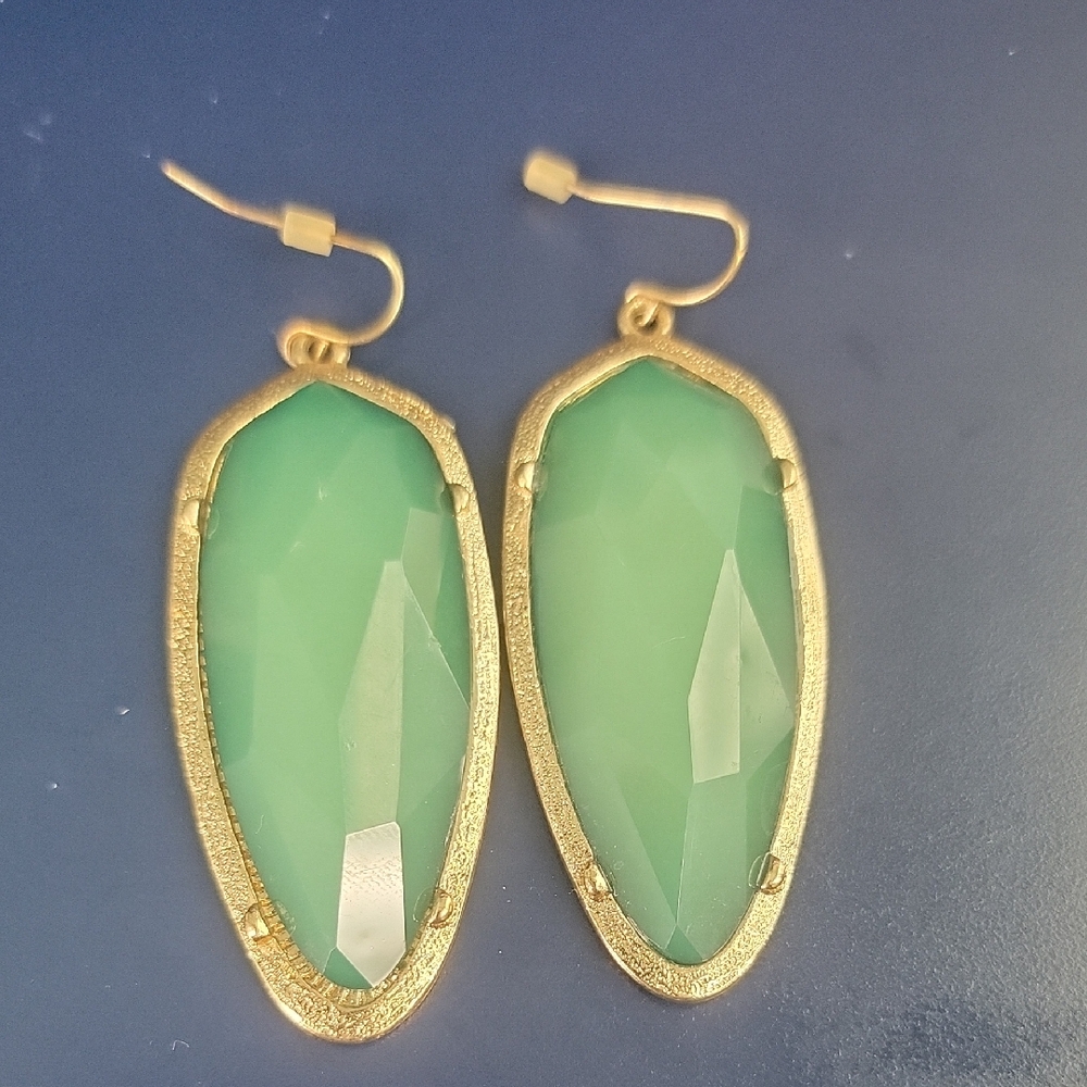 Elegant Gold and Green Drop Earrings